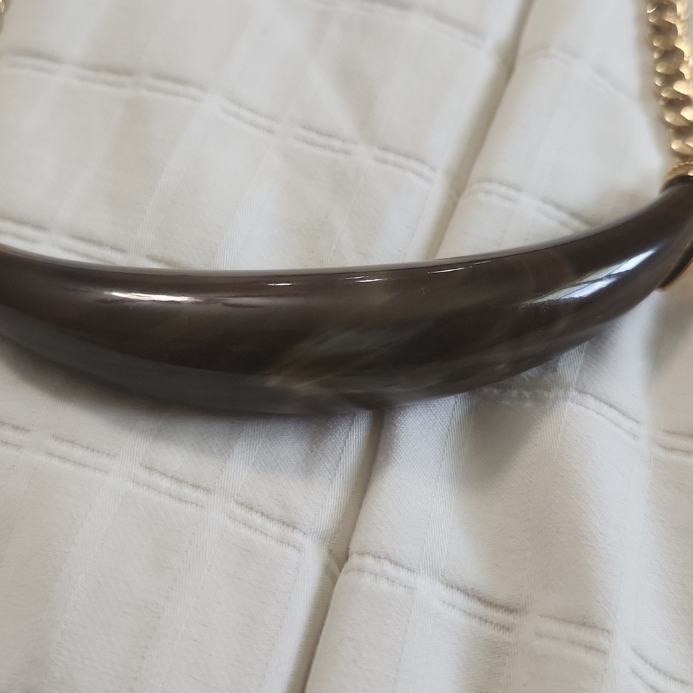 BCBGMAXAZRIA gold chain brown horn-shaped pendant NWT - Picture 3 of 6